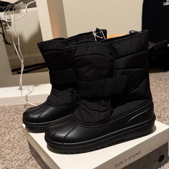 The Children's Place Black Kids Snow Boots - Picture 6 of 8